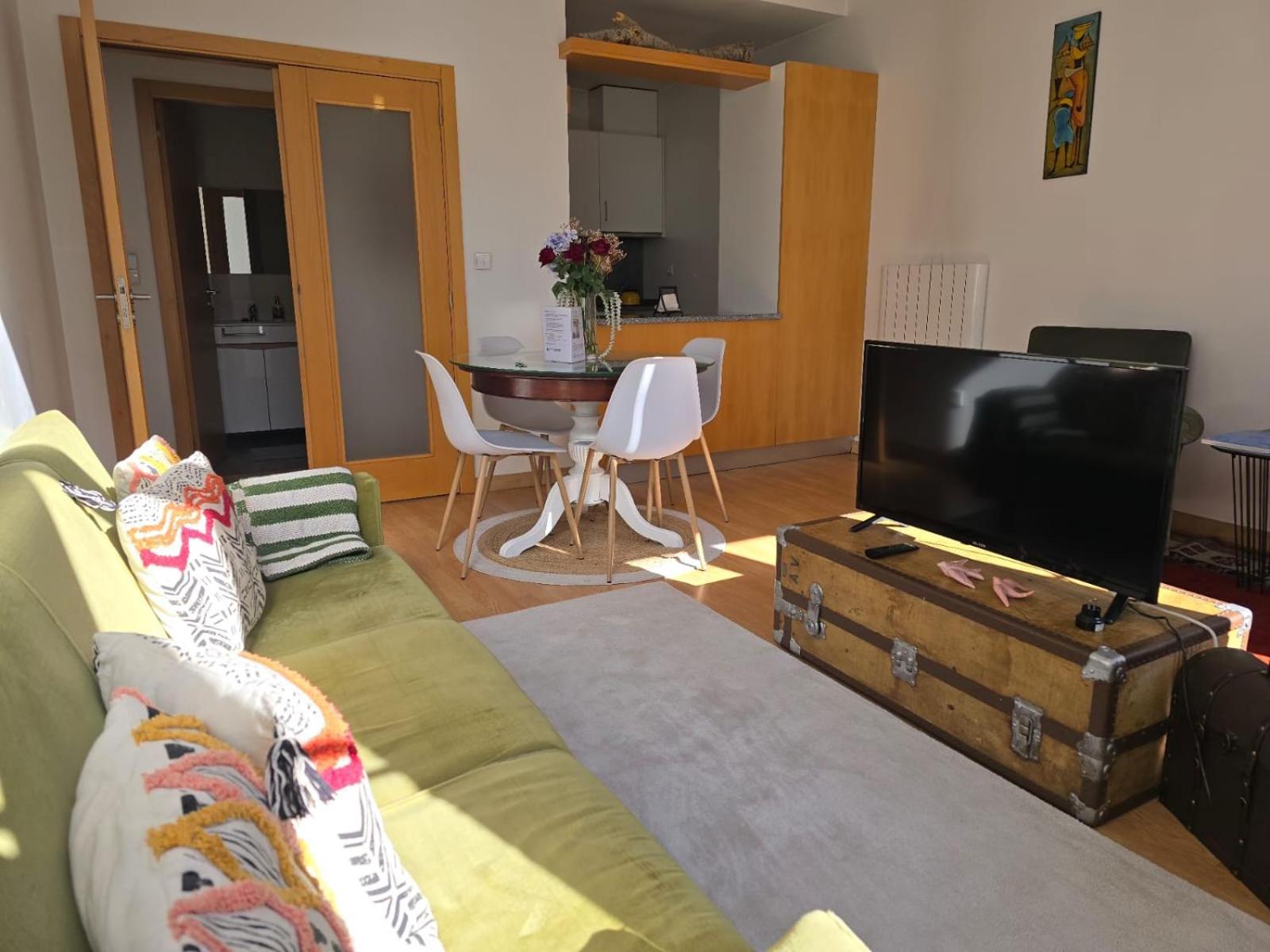 Beautiful & Calm In Bolhao Apartament